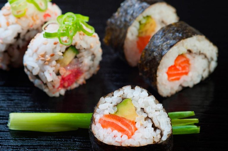 Quelle est la durée de conservation des sushis ? Expirata.fr